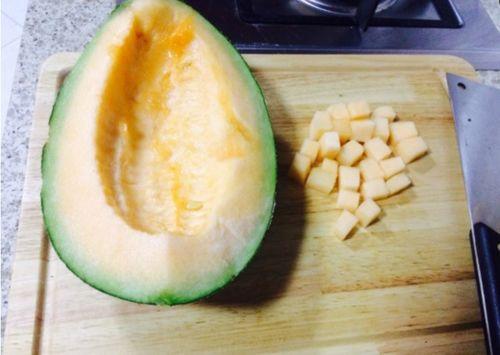 吃母乳可以吃哈密瓜不,哈密瓜适宜食用指南