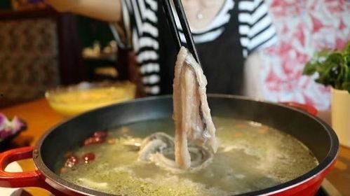 农村小伙吃全瓜宴,解锁夏日清凉新体验